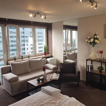 Alma Rondo Onz * Varşova