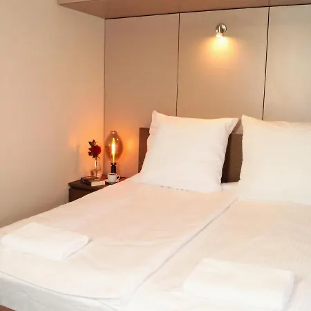 Alma Rondo Onz Apartment *